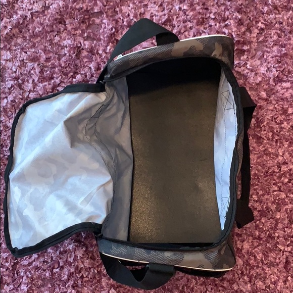 ❌FINALE SALE❌ Reebok Army Bag - Picture 4 of 4